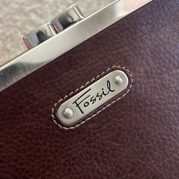 Fossil Vintage Kiss Lock Wallet Clutch - Picture 7 of 14